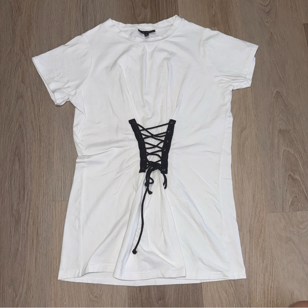 Alison Andrews White TShirt with Black Lace Up Front - Size Large